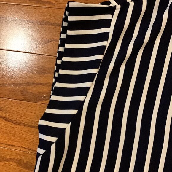 SHEIN size 2XL Black and white stripe V-neck blouse - Picture 5 of 10